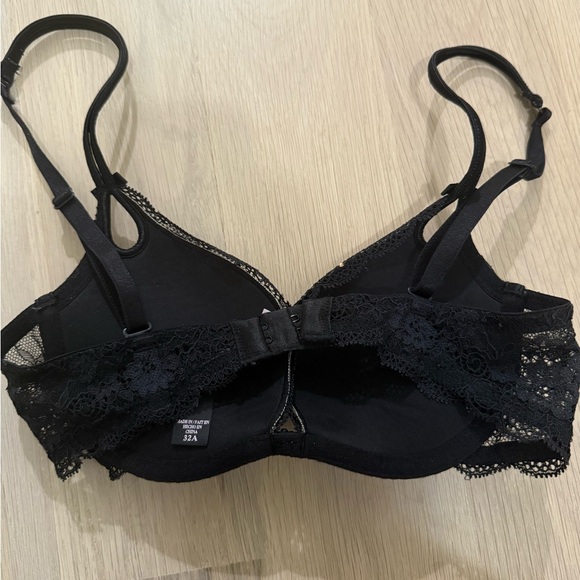 Victoria’s Secret embellished lace push up bra - Picture 4 of 14